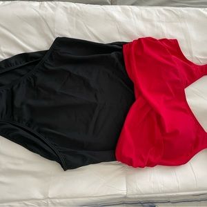 Cross cross one piece Venus swimsuit.